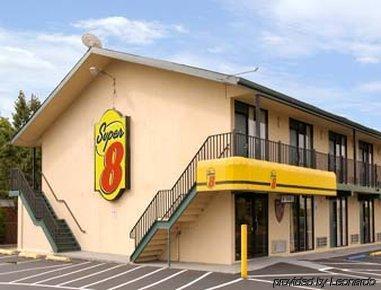 Super 8 Motel - Raritan Εξωτερικό φωτογραφία